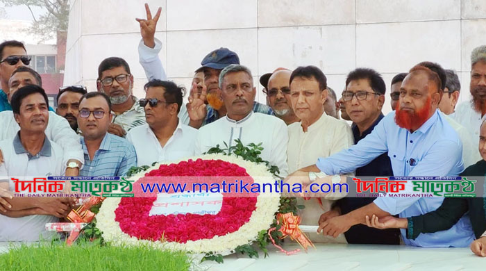 শহীদ রাষ্ট্রপতি জিয়া ও খালেদা জিয়ার মাজারে  ফরিদপুর জেলা পরিষদ প্রশাসকের শ্রদ্ধা নিবেদন